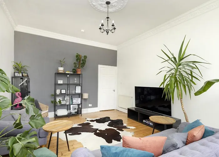 Chic Edinburgh West End 2-Bedroom Apartment In City Centre